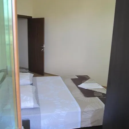 Rayski Zalez 아파트 포마리